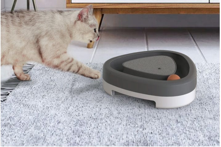 Smart Triangle Cat Toy – Electric Turntable Scratcher with Feather - Pets Playland
