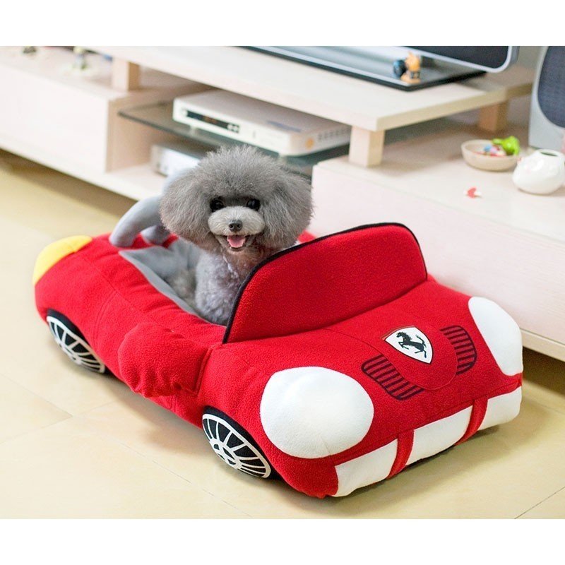 Car compartment for pet products - Pets Playland